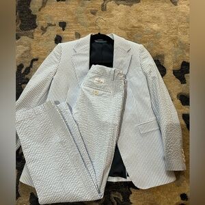 Seersucker Vineyard Vines Suit!
